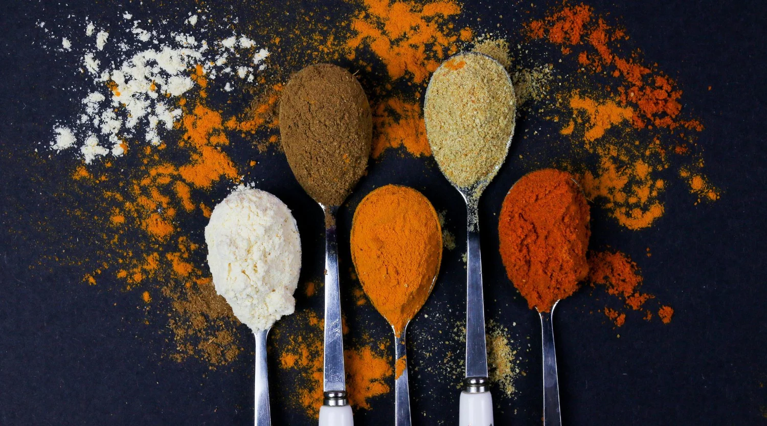 Spices on spoons